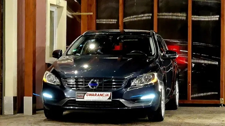 Volvo V60 cena 37999 przebieg: 200000, rok produkcji 2013 z Gąbin małe 562